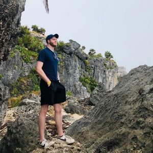 Meet your Posher, Tom